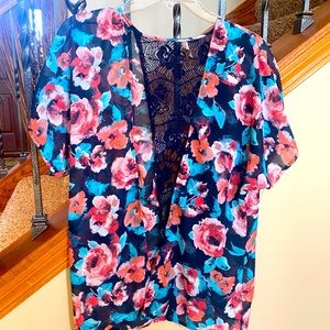 Vanity brand kimono in a size small with a navy blue coral and teal print